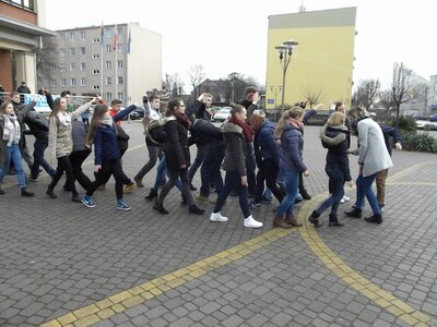 Przed Domem Kultury królował polonez.